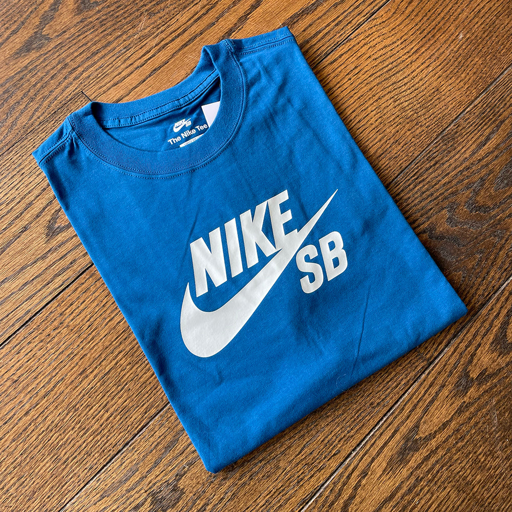 COURT BLUE SB LOGO TEE