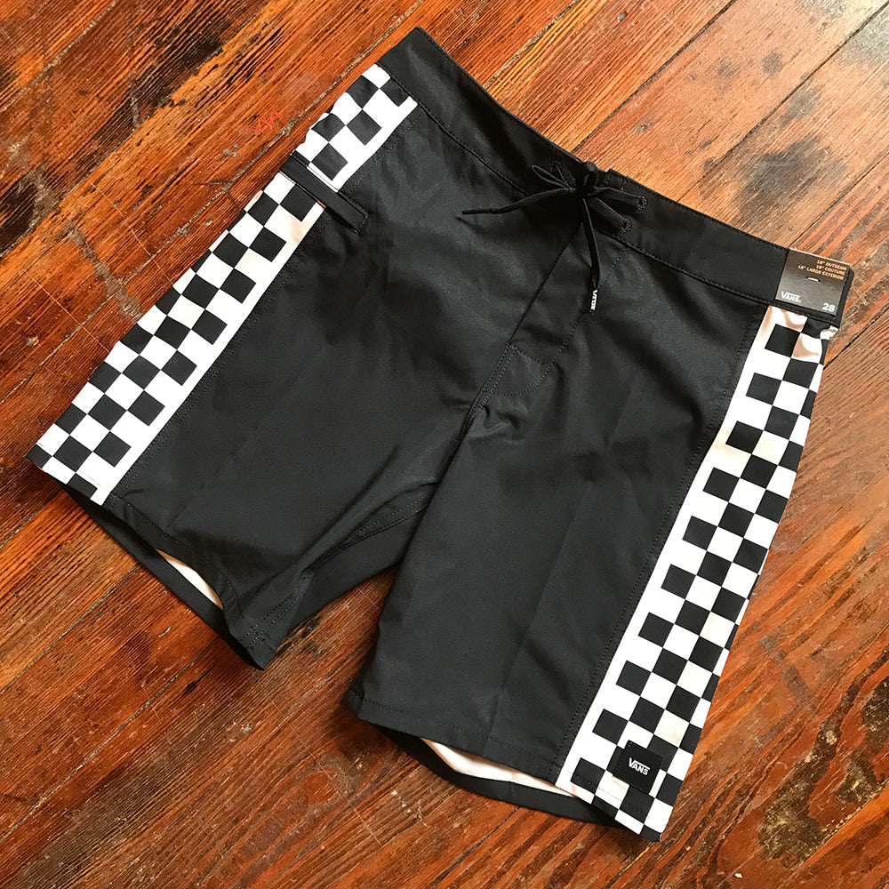 BLACK SIDELINES 18'' BOARDSHORTS