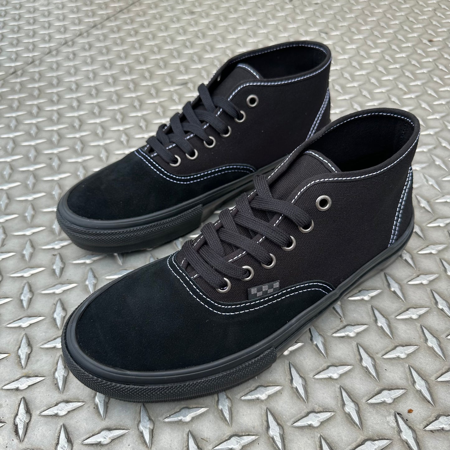 SKATE AUTHENTIC MID