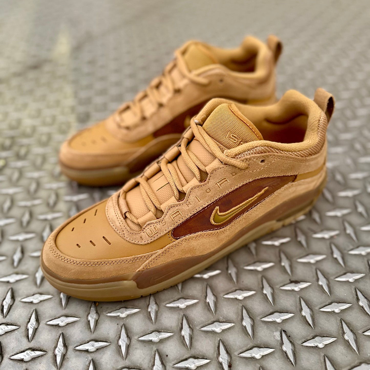 AIR MAX ISHOD (FLAX)