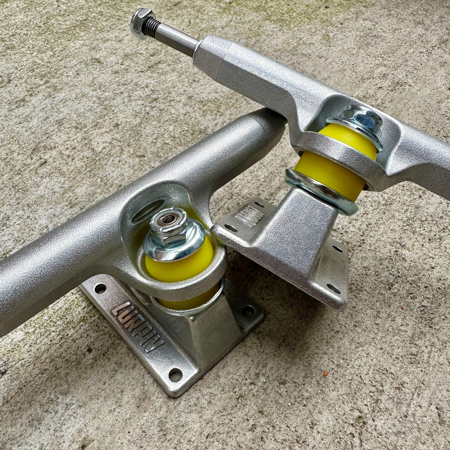 HOLLOW POLISHED TRUCKS