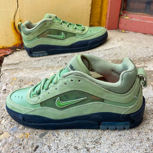 AIR MAX ISHOD (OIL GREEN)