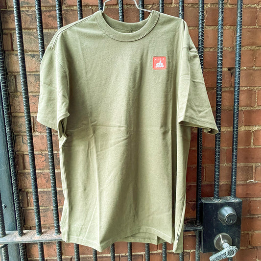 MEDIUM OLIVE EMBROIDERED SB PATCH TEE