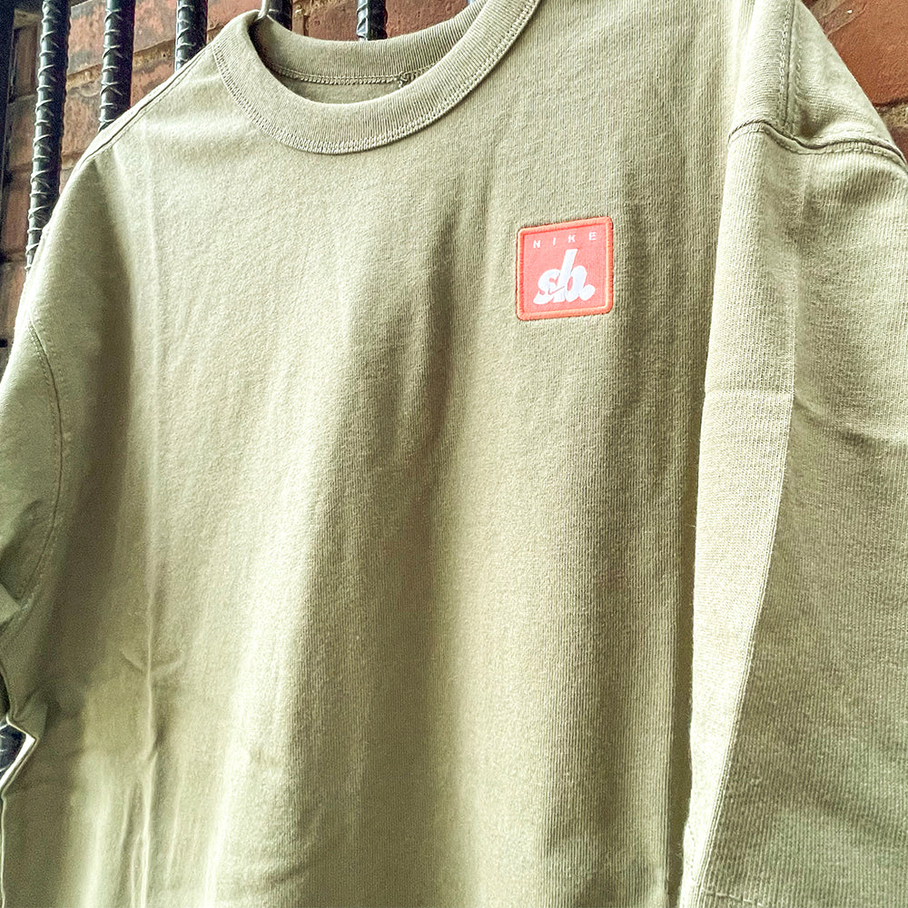 MEDIUM OLIVE EMBROIDERED SB PATCH TEE