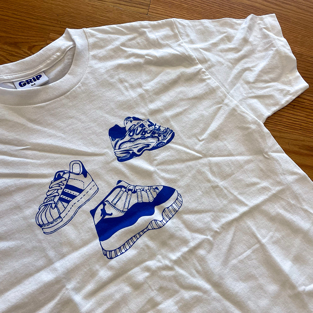 SNEAKER TEE