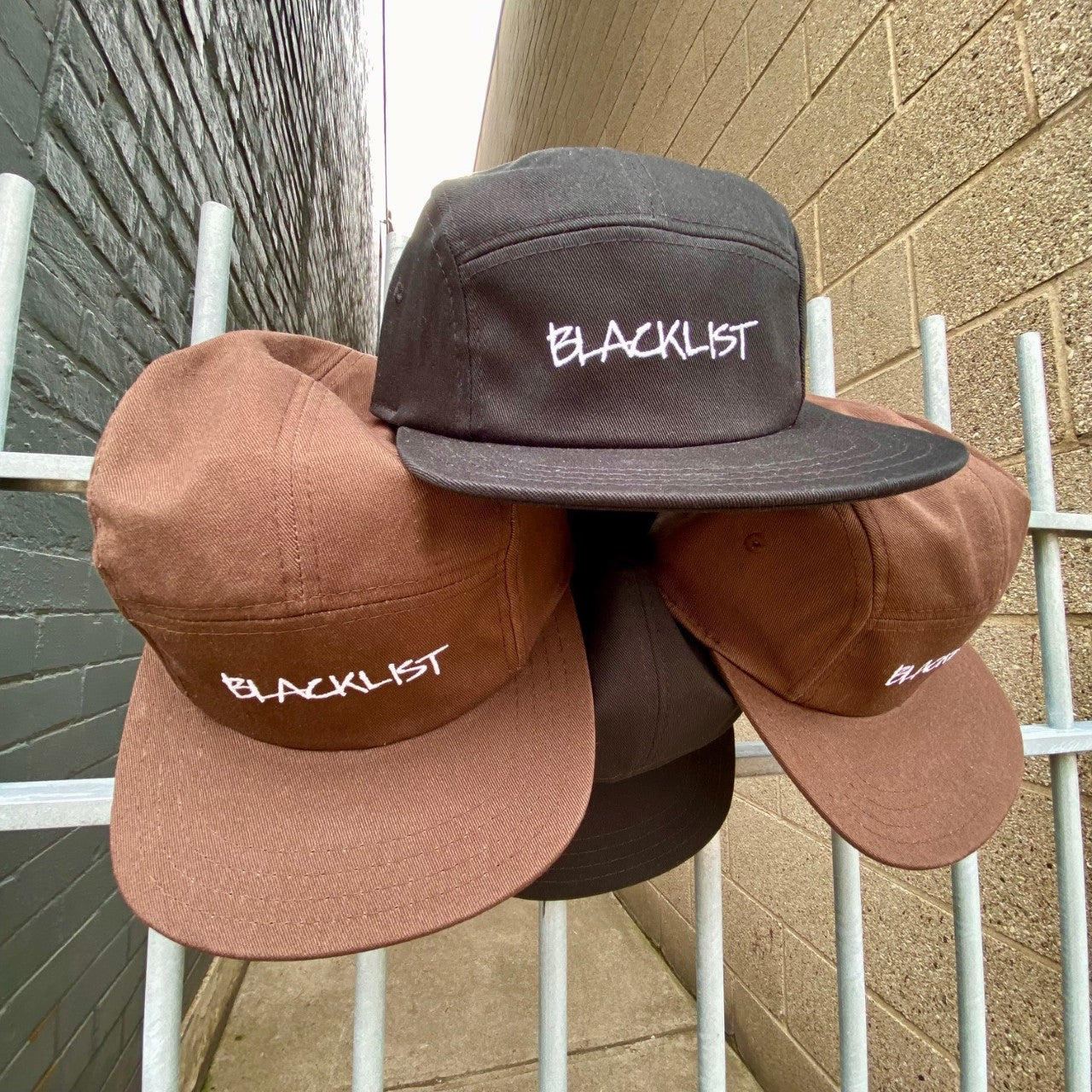 BLACKLISTRIGHTE 5 PANEL RUNNER CAP